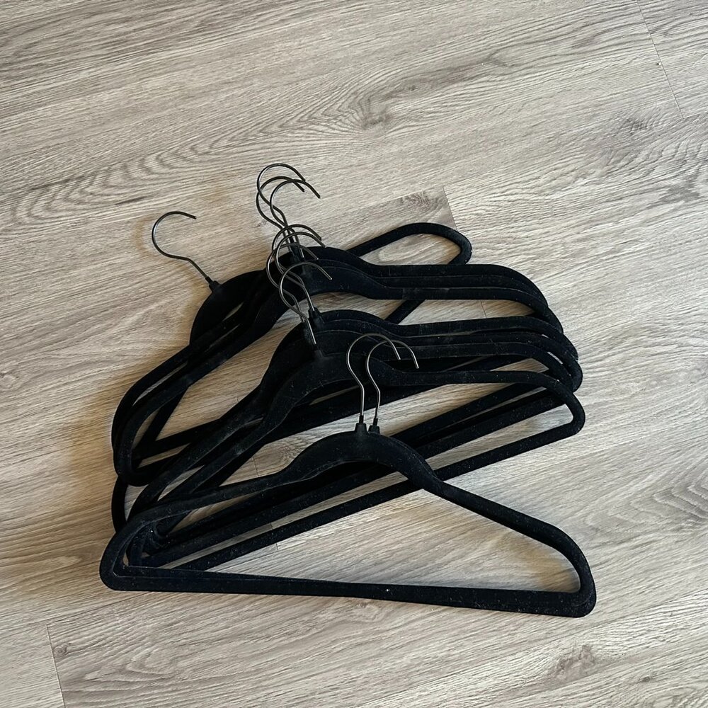 Set of 10 Black Velvet Hangers